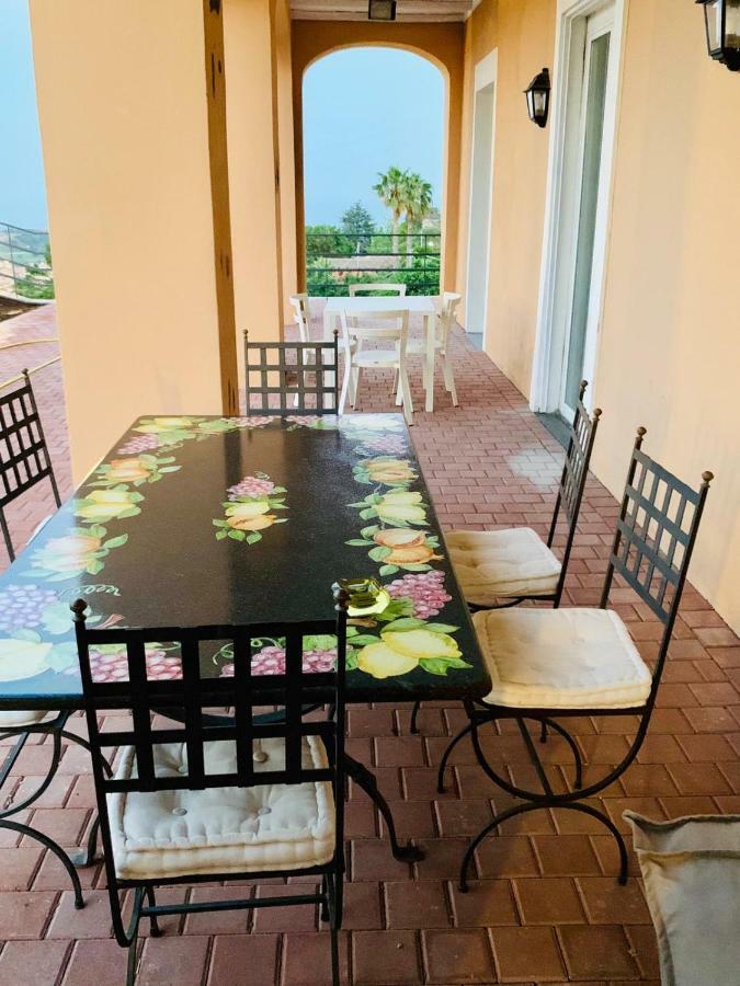 B&B Villa Etelka Ачи Костелло Экстерьер фото
