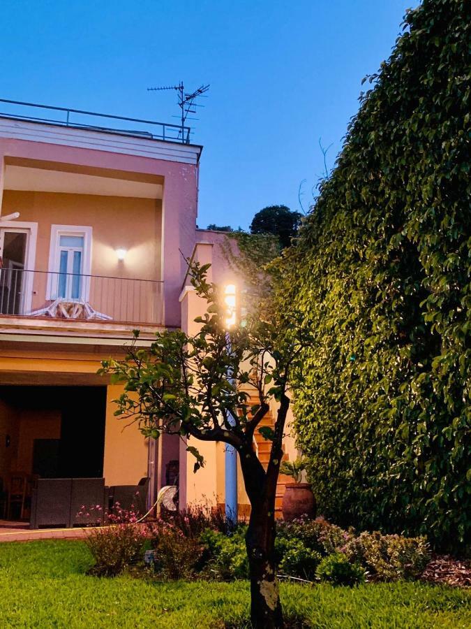 B&B Villa Etelka Ачи Костелло Экстерьер фото